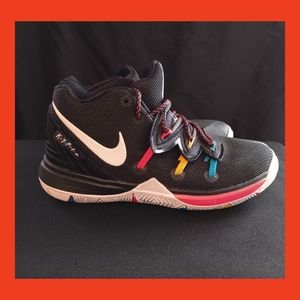 Kyrie Irving 'Friends' edition Nike's | Size 13C